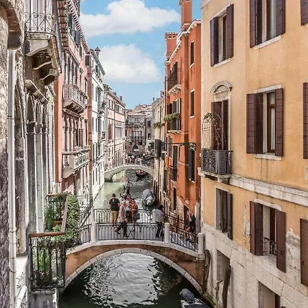 Apartment La Corte Dei Cuoridoro 2 Canal View Venice